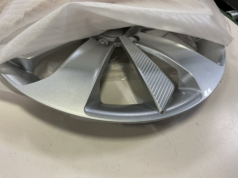 Condition photo showing Good Condition for hub cap wheel cover silver for 2017-2023 subaru impreza hubcap replacement oem 28811fl010 28811fl02a 16 inches snap-on wheel rim cover, 1 piece
