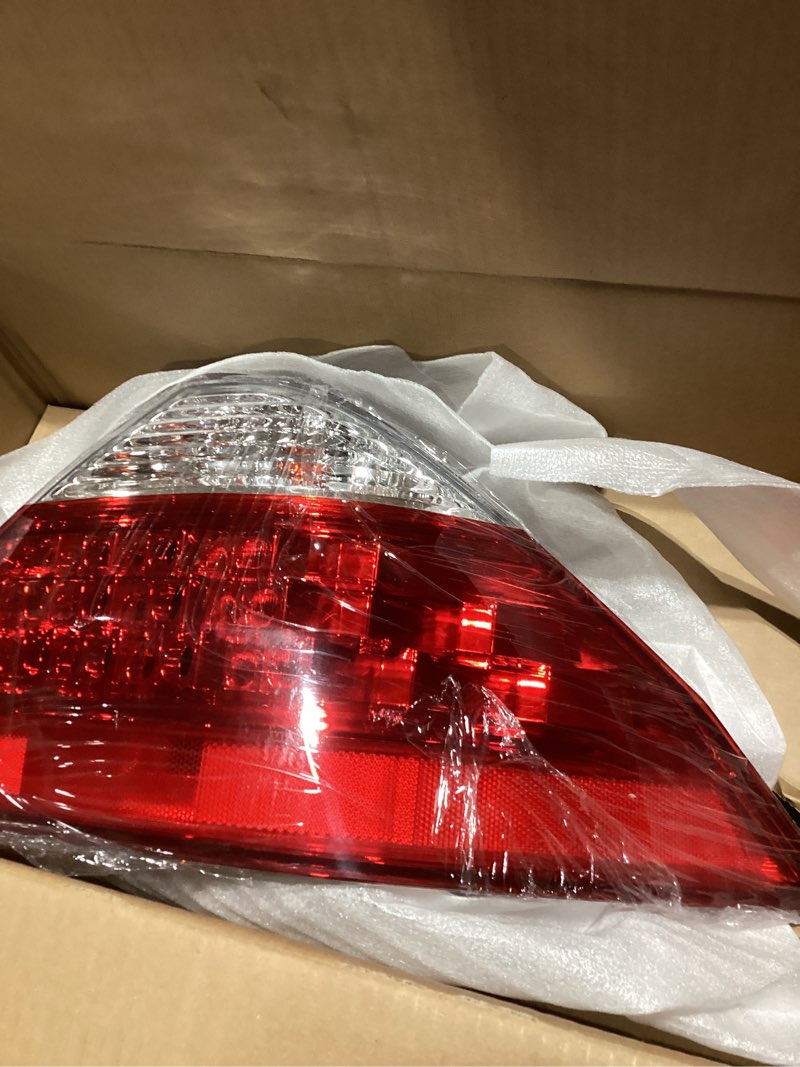 Condition photo showing New/Like New for Tail Light Assembly Compatible With 2006-2007 Honda Accord Sedan - Bulb Included (Right Passenger Side), Replace 33501-SDA-A32 Passanger Side (Right) for 06-07 Accord