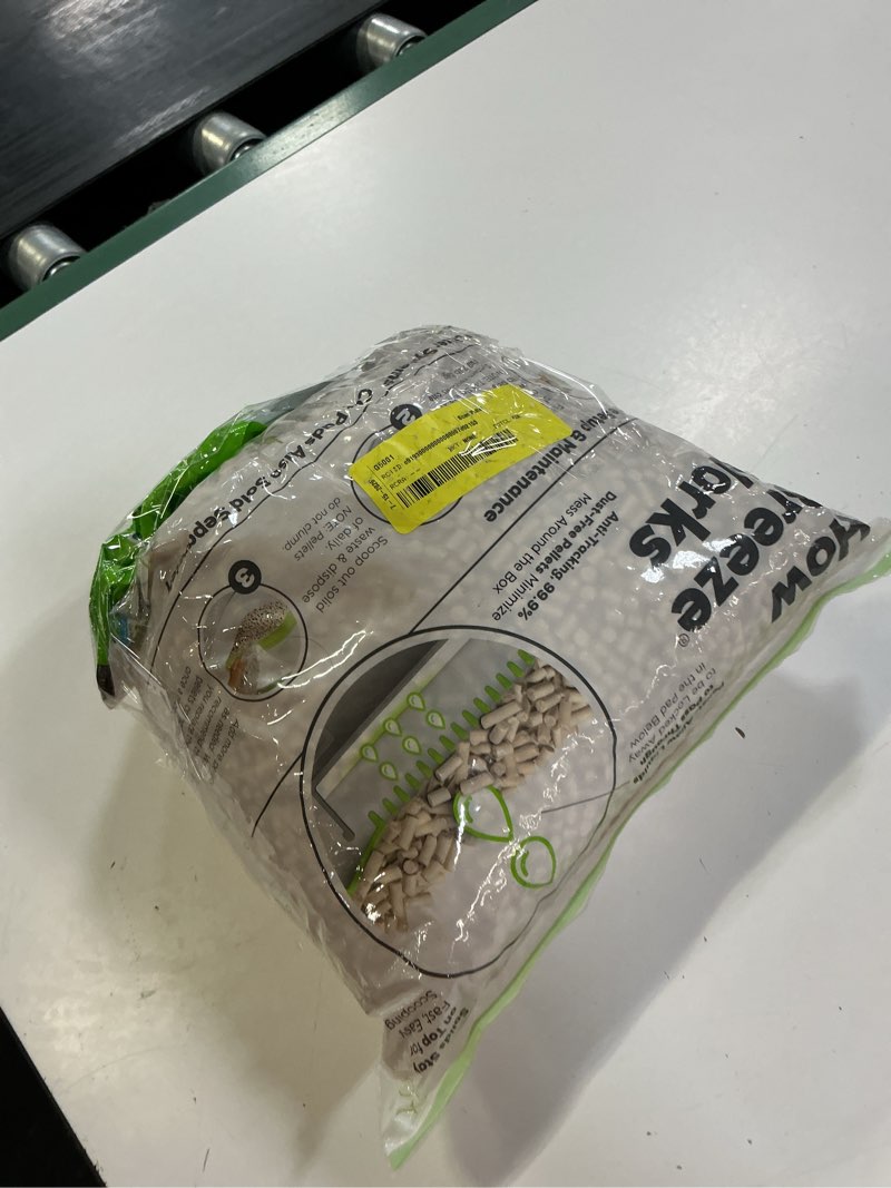 Condition photo showing As Is for tidy cats breeze litter pellets cat litter - 7lbs