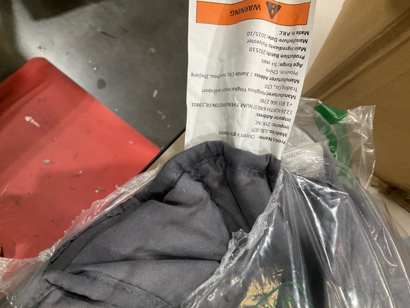 Condition photo showing Good Condition for childrens gravity blanket