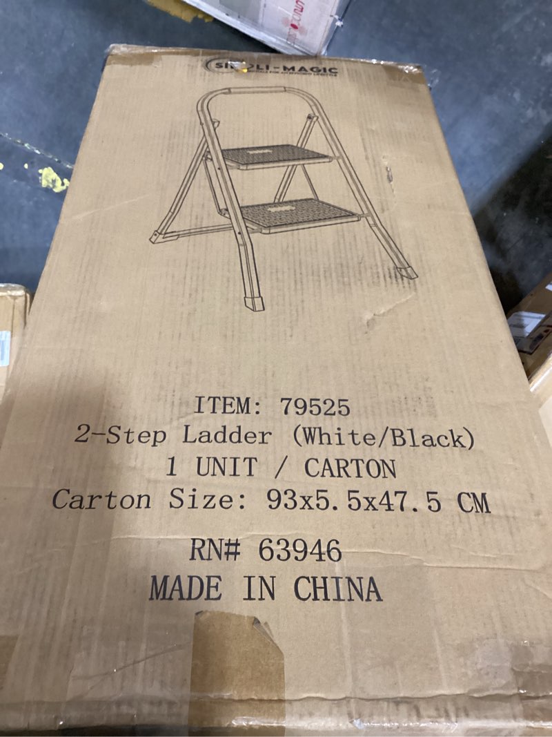 Condition photo showing Good Condition for 2-stepladder