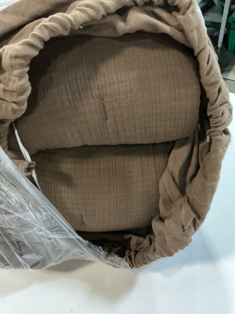 Condition photo showing New/Like New for organic cotton gauze dream quilt set, king/cal king, chocolate