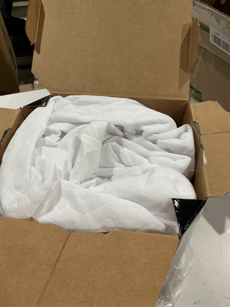 Condition photo showing Good Condition for allerease platinum zip-off top waterproof mattress protector king 360 degree zipper particle barrier temperature balancing luxurious plush top separately machine washable mattress cover (white)