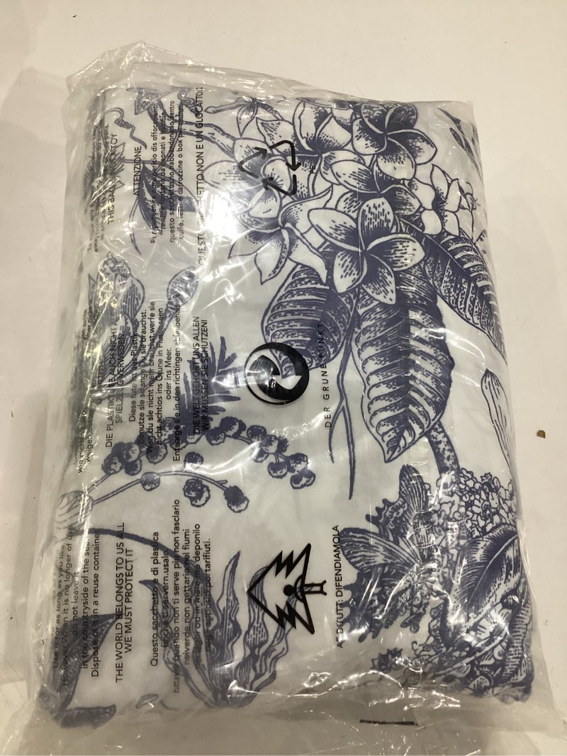 Condition photo showing New/Like New for white king duvet cover flowers, 100% brushed microfiber chic floral leaves print bedding set1 duvet cover and 2 pillowcases with zipper closure & 4 corner ties king(104"x90") floal-5