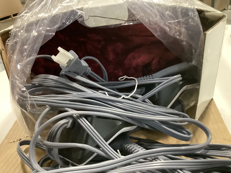 Condition photo showing Good Condition for Westinghouse Queen Size Electric Heating Blanket - 10 Levels, Auto Shut Off, Fast Heating - Machine Washable (Queen, 84x90 Inches, Wine Red) Wine Red Queen Size 84*90"