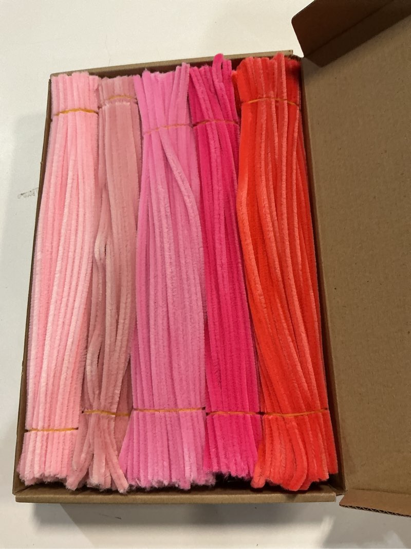 Condition photo showing New/Like New for Cldamecy 500 Pcs Pink Series Pipe Cleaner Craft Set in 5 Assorted Colors,Fluffy Pipe Cleaners Chenille Stems for Christmas DIY Decorations,Art Projects