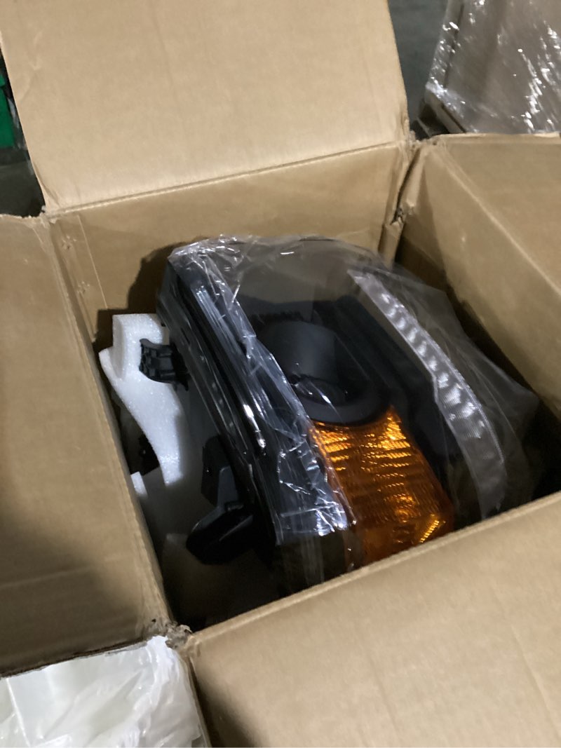 Condition photo showing Good Condition for headlights with led drl & bulbs compatible with 2014 2015 2016 2017 2018 gmc sierra 1500, 15-19 sierra 2500hd 3500hd head lights headlamp assembly l+ r, oe# ?gm2503394 gm2502394 ?gm2503390 gm2502390 black housing amber / clear lens w/ led drl