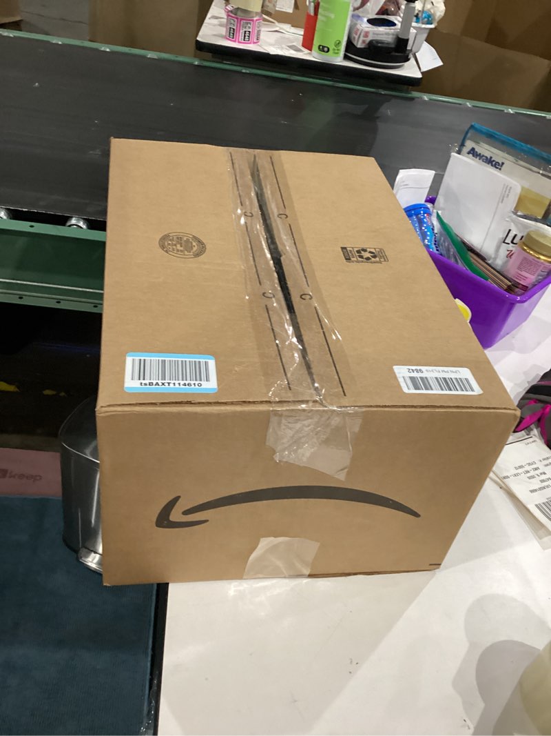 Condition photo showing Good Condition for Cat Backpack Carrier Back Expandable Bubble Pet Carrier Backpack for Large Cat, Kitten and Dog, Desi