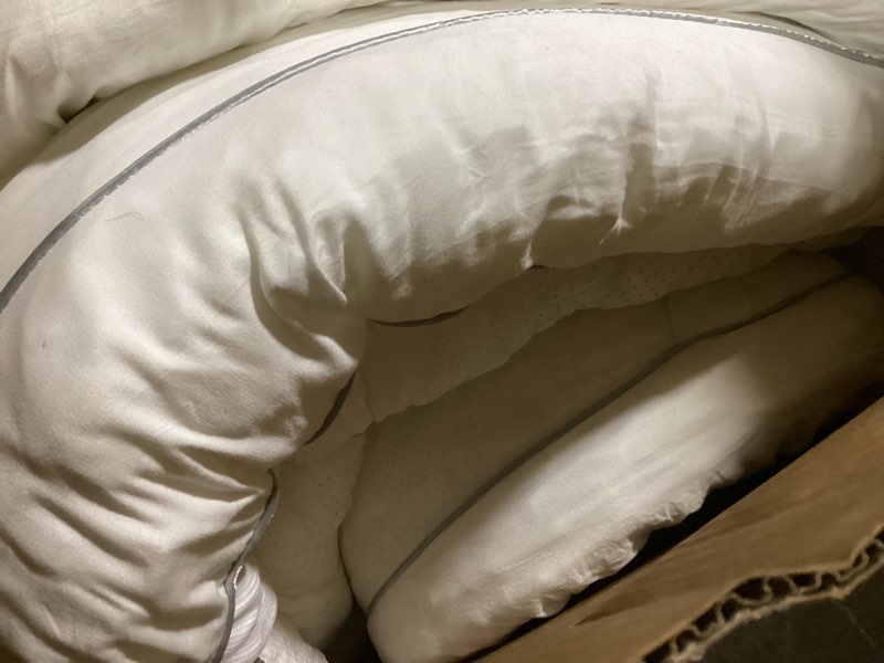 Condition photo showing Good Condition for Similar MattressTopper Pillow Top Queen Mattress Protector Extra Thick Waterproof Bed Pad Fitted, Soft Cover Bed for Home, Bedroom, Hotel - White White 