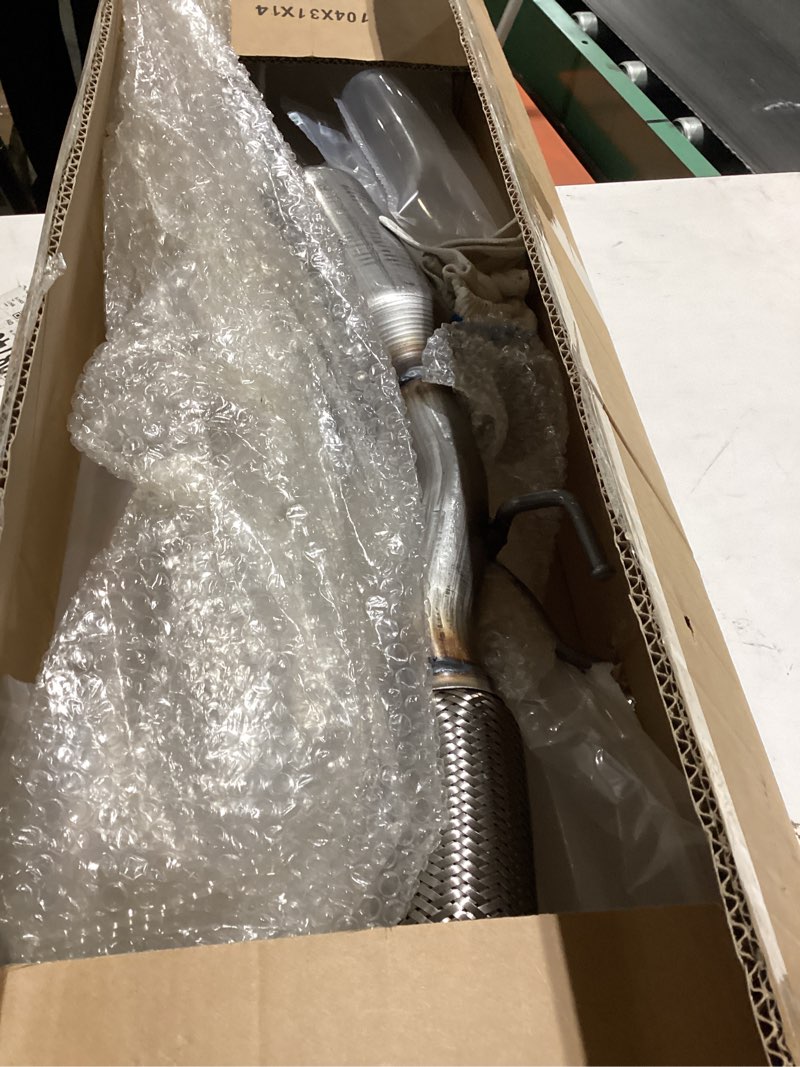 Condition photo showing Good Condition for catalytic converter compatible with 99-03 chevrolet tracker 1.6l/2.0,99-03 suzuki vitara 1.6l/2.0 (epa compliant) 1999-2003 tracker 1.6l/2.0l