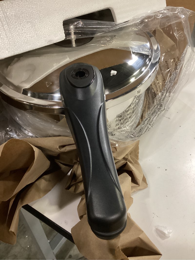 Condition photo showing Good Condition for wantjoin pressure cooker, 8 quart stainless steel pressure canner, induction compatible cookware with spring valve safeguard devices,compatible with gas & induction cooker 8.5 quarts
