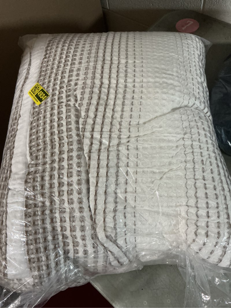 Condition photo showing Good Condition for (color withe with coffee & similar) phf waffle weave duvet cover set king size, no snagging ultra soft luxury textured breathable comforter cover for all season 3pcs, durable bedding duvet set with 2 pillow shams, 104\\\"x90\\\", linen king linen (no comforter)