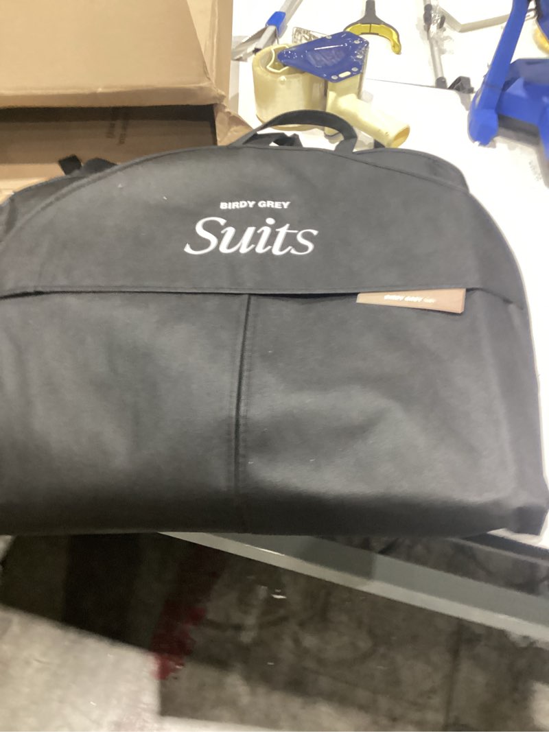 Condition photo showing Good Condition for birdy grey suits