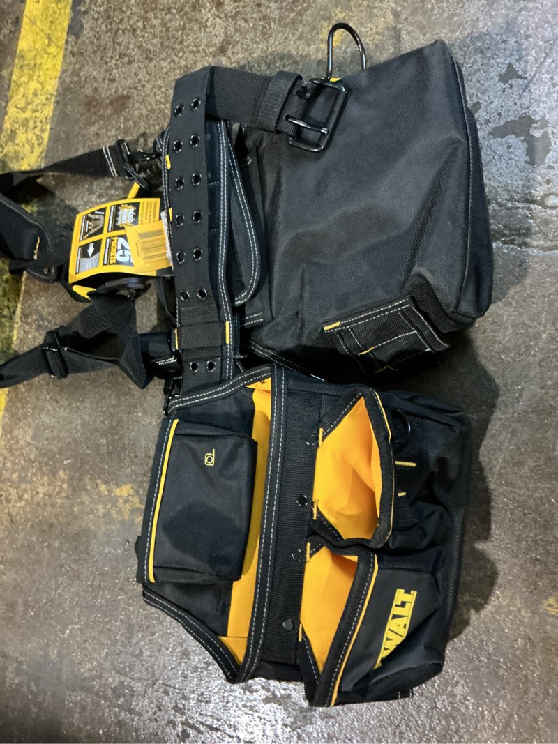 Condition photo showing Good Condition for dewalt carpenter polyester suspension tool belt