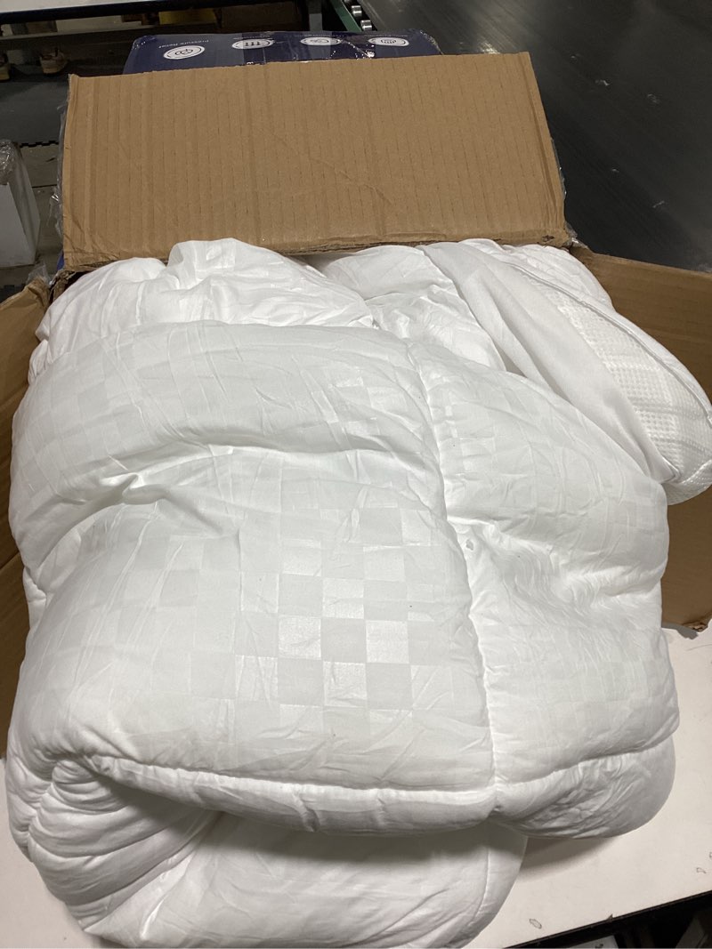 Condition photo showing Good Condition for dual layer memory foam mattress topper for pain relief with 2x support, 2" fluffy pillow top queen mattress topper plus 2" odor-free cooling gel memory foam ultra comfort mattress pad cover