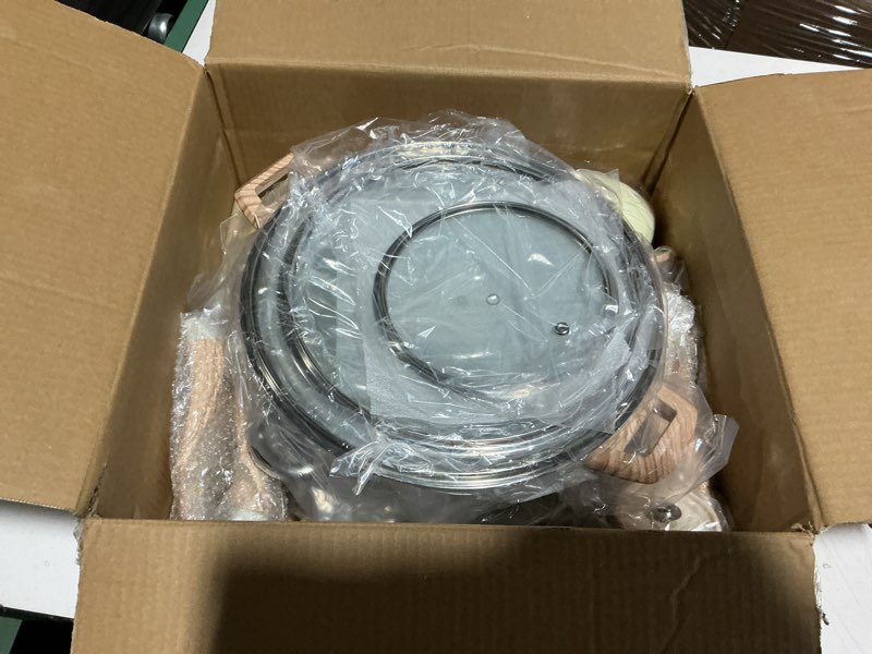Condition photo showing Good Condition for 16pcs pots and pans set non stick cookware set nonstick with cooking set white 16pieces