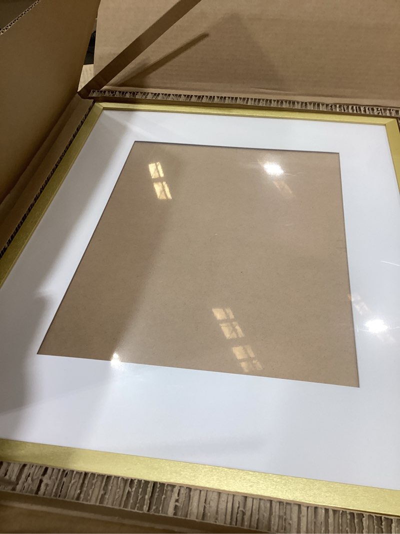 Condition photo showing Good Condition for 16x20 metal frame gold