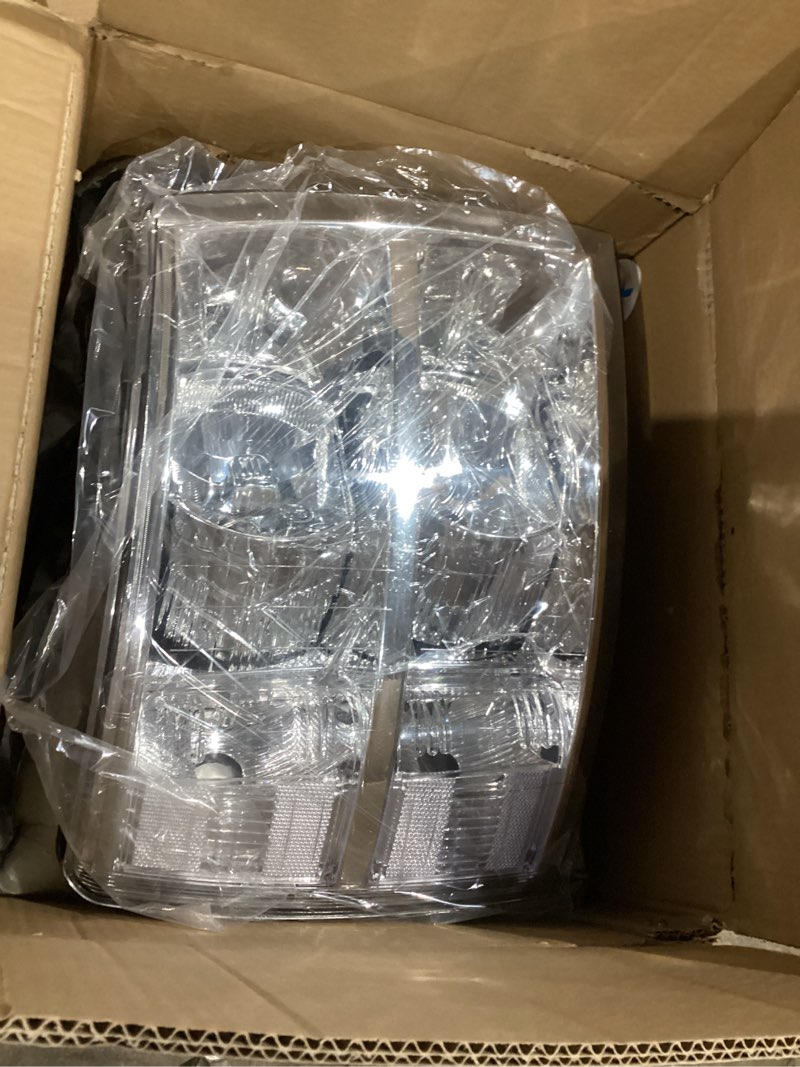 Condition photo showing Good Condition for Headlight Fit For 07-13 Silverado 2007 2008 2009 2010 2011 2012 2013 Chevy Silverado 1500 / 2500HD / 3500HD & 2014 Old Body Style Driver And Passenger Side (Chrome Housing Amber Reflector) Chrome Housing Amber Reflector Chrome Housing