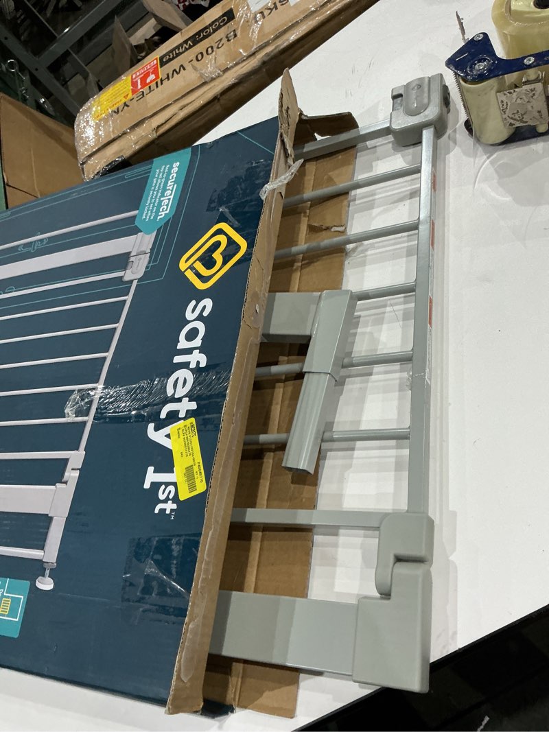 Condition photo showing Good Condition for safety 1st simple pass walk-through gate, grey