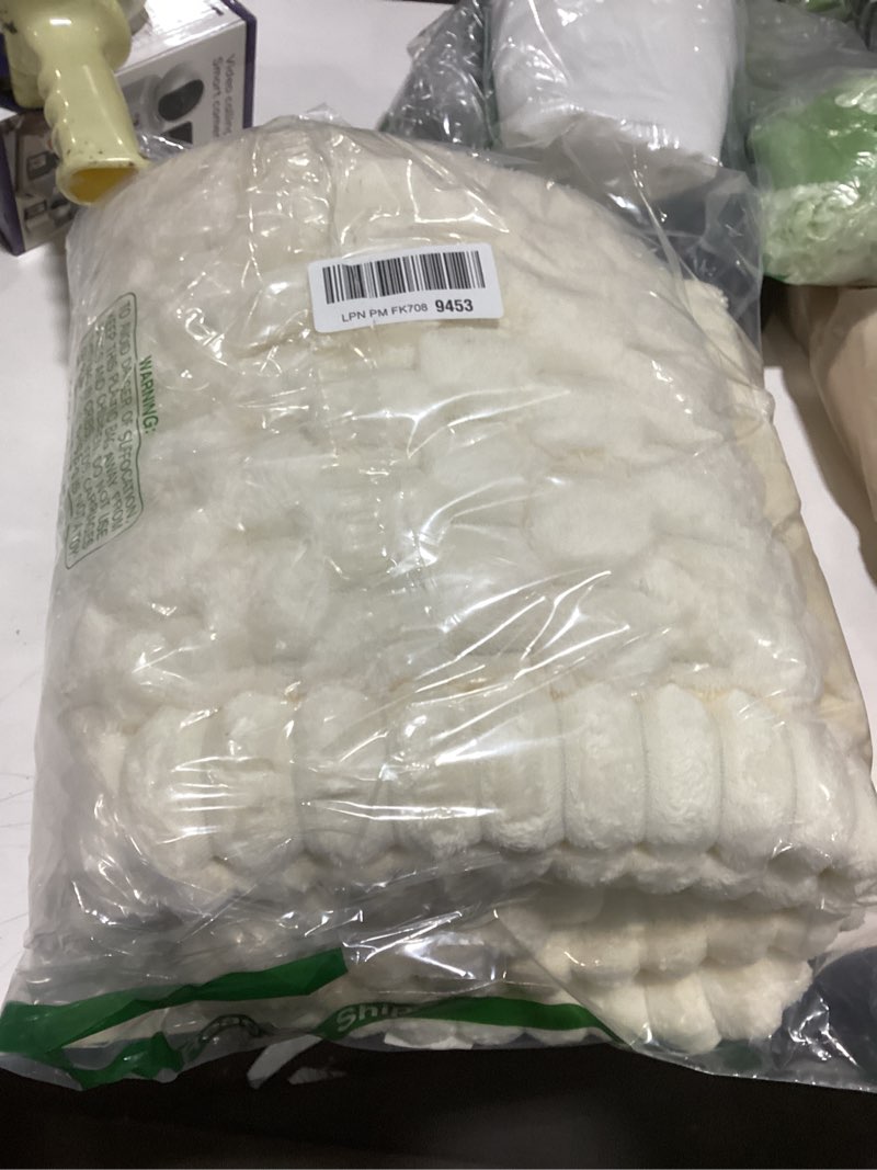 Condition photo showing Good Condition for Smiry Couch Covers for Dogs Washable, Non Slip Soft Pet Couch Covers for Sofa Sectional, Fuzzy Thick Sofa Slipcovers Furniture Protector Pet Friendly (Cream, 27.6" x 59") 27.6" x 59" Cream