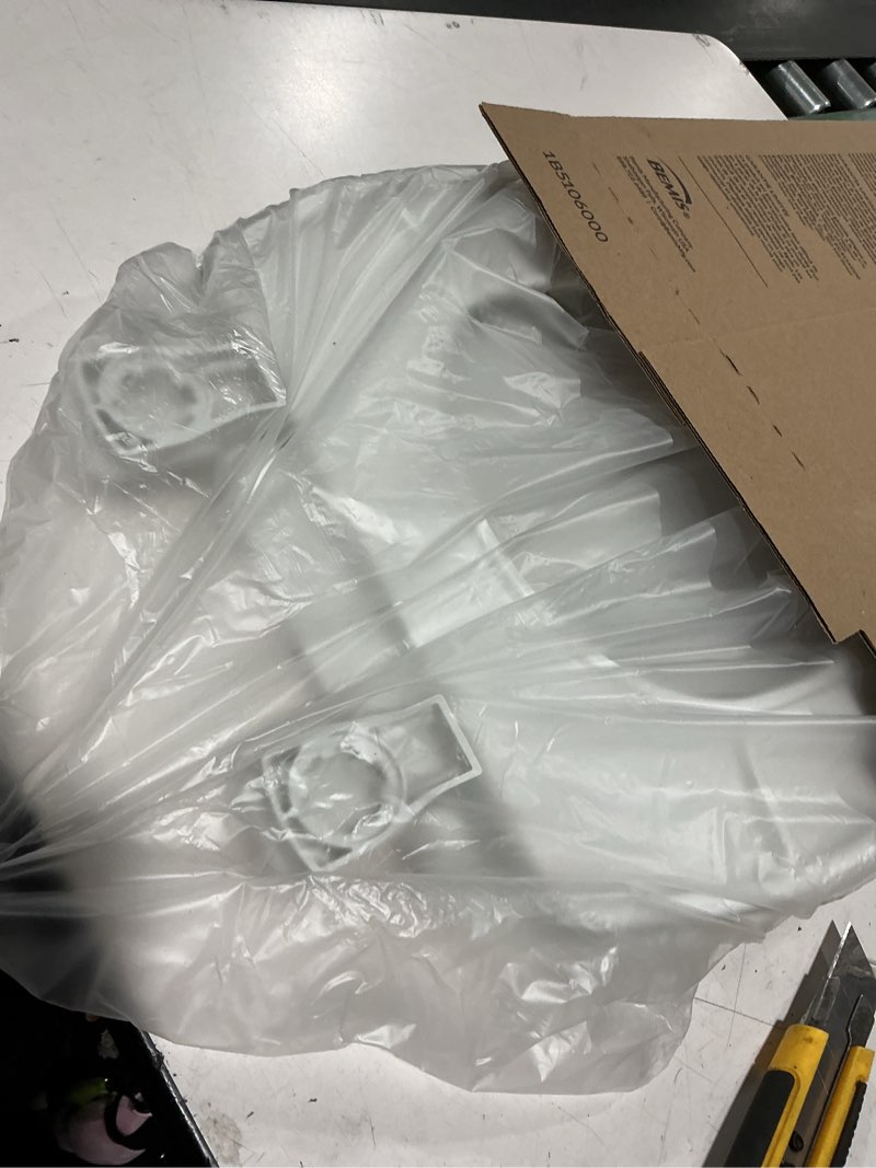 Condition photo showing Good Condition for bemis 7300slec slow close toilet seat, easy clean hinges and durable plastic seat, made in usa, elongated, white