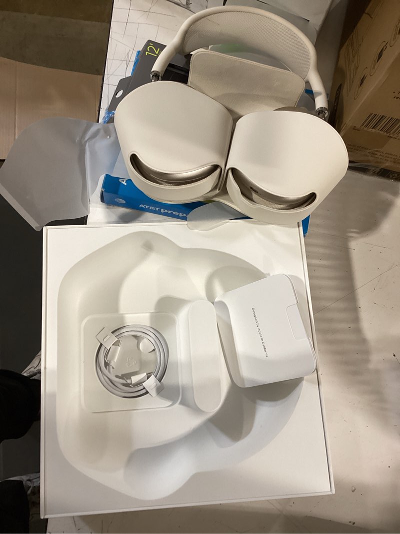 Condition photo showing Good Condition for airpods max 2 - starlight