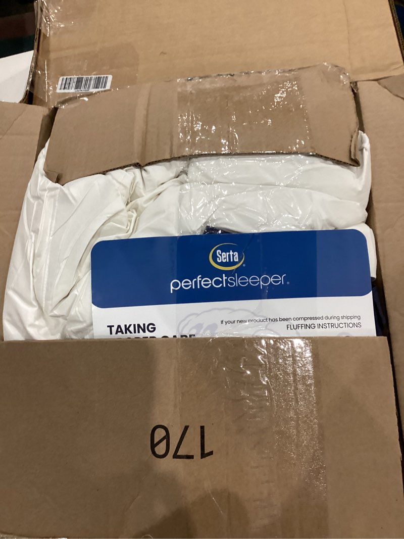 Condition photo showing As Is for Serta Goose Feathers Down Fiber Comforter Oversize King Duvet Insert,100% Cotton, Hotel Luxury Hypoallergenic Comforter All Season Medium Warmth 108 x 98 in White White/All Season Oversize king