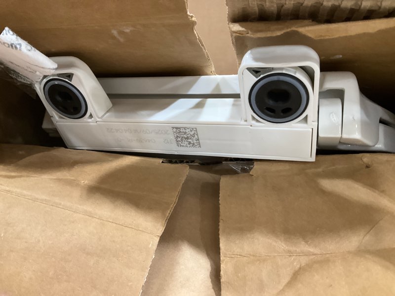 Condition photo showing New/Like New for Kohler K-4639-Rl Cachet Readylatch Round-Front Quiet-Close Toilet Seat - White