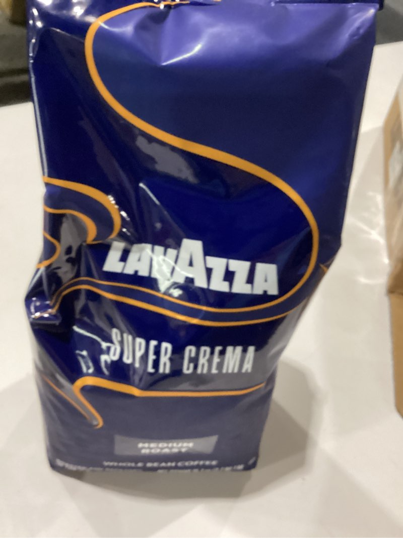 Condition photo showing New/Like New for Lavazza Super Crema Whole Bean Coffee, Medium Espresso Roast, Arabica and Robusta Blend, 2.2 lb Bag, Package May Vary (Pack of 6) Super Crema 35.27 Ounce (Pack of 6)
