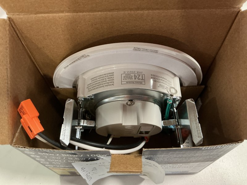 Condition photo showing Good Condition for Utilitech White 4-in 1000 -Lumens Switchable white Round Dimmable LED Wet rated Recessed