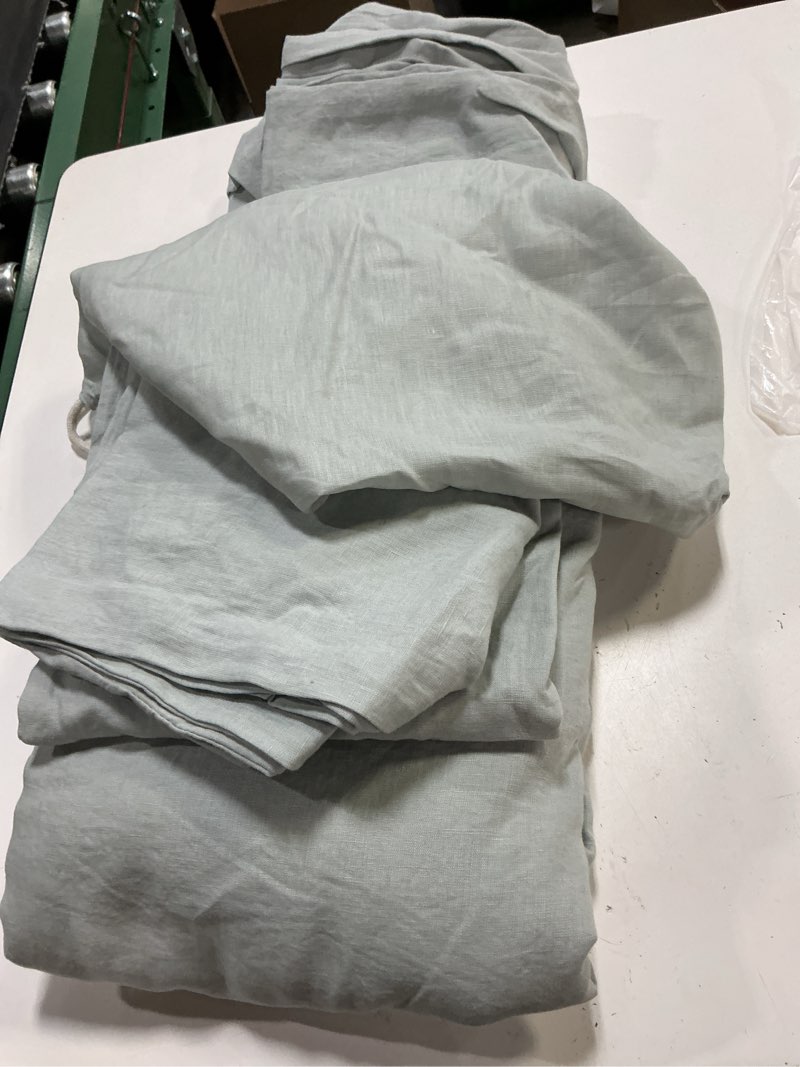 Condition photo showing Good Condition for quince european linen double flange duvet cover king/calking