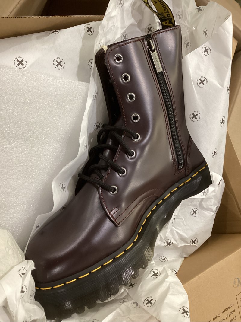 Condition photo showing New/Like New for Dr. martens Jadon smooth burgundy size Men’s 10, Women’s 11