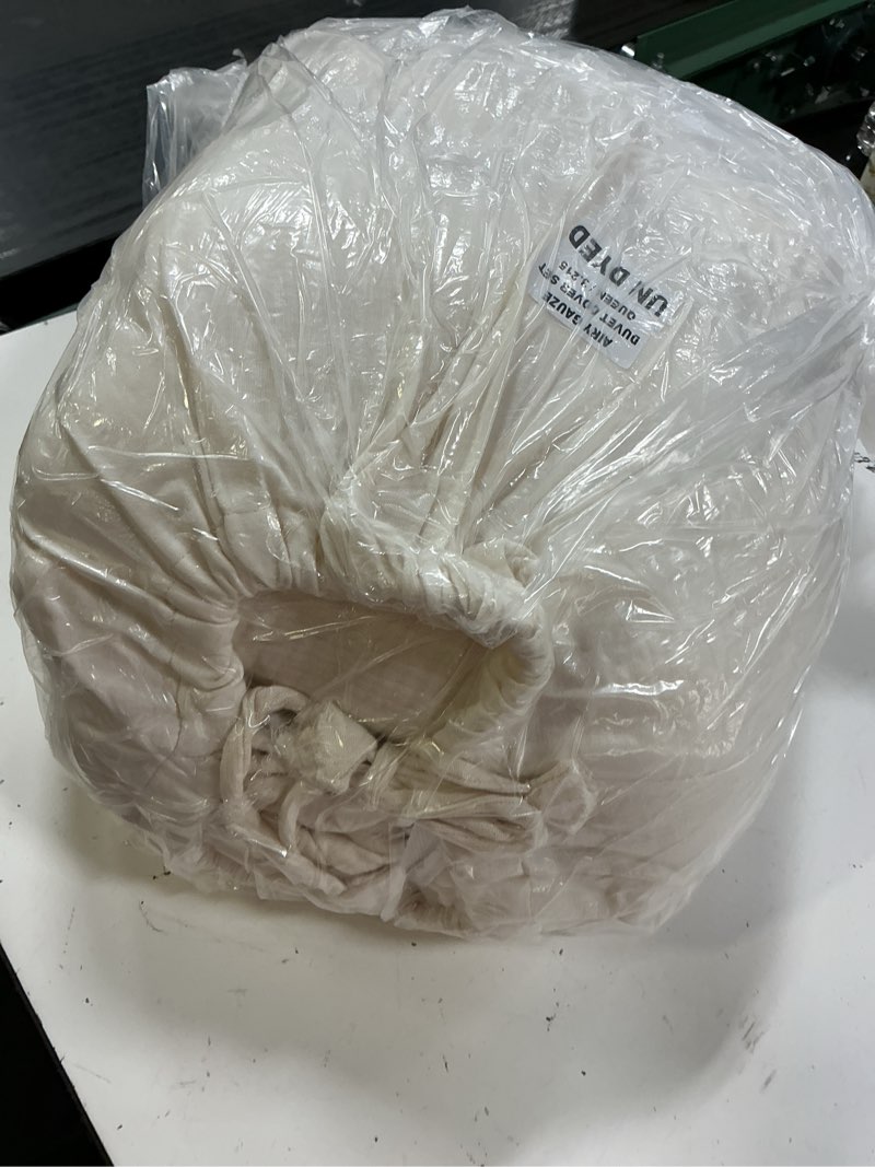 Condition photo showing Good Condition for organic cotton gauze duvet cover set color: undyed size: full/queen 