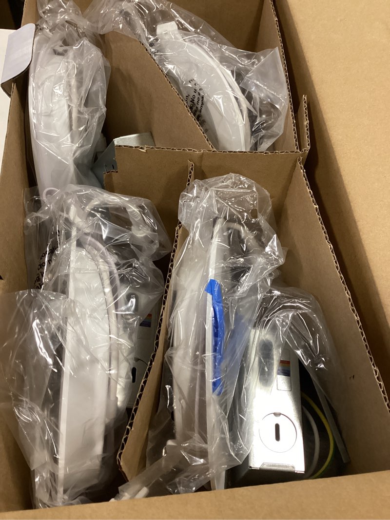 Condition photo showing New/Like New for Utilitech White 6-in 650 -Lumens Switchable white Round LED Canless 4Pcs 