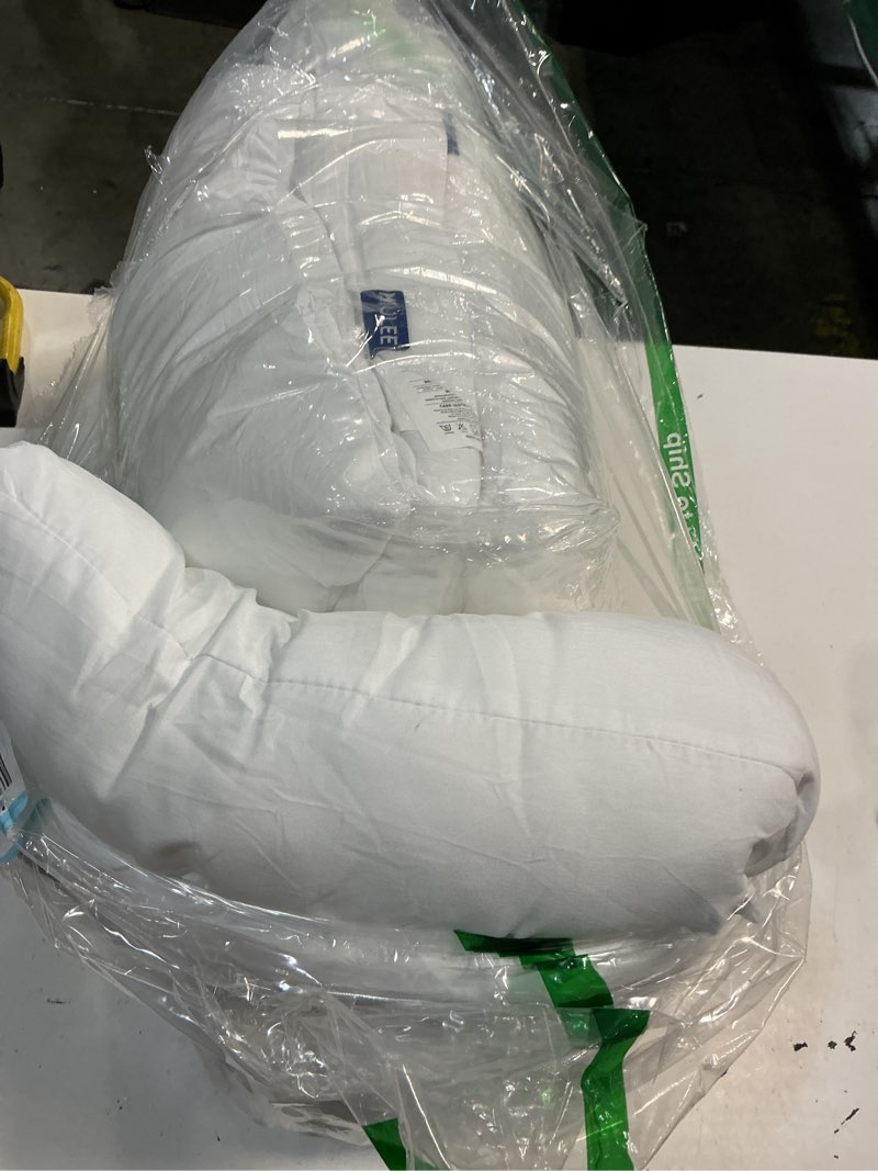 Condition photo showing Good Condition for miulee pillows inserts, pack of 4 18x18 inch 100% virgin microfiber filling throw pillows for bed couch sofa