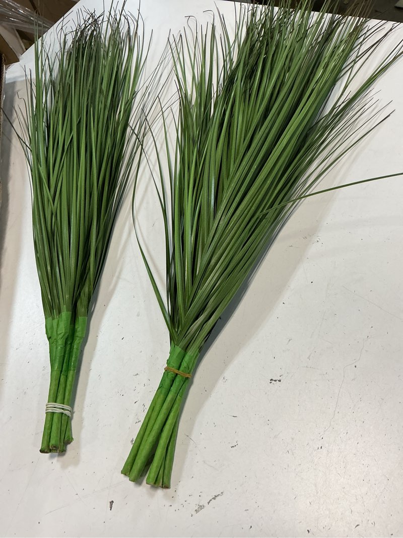 Condition photo showing Good Condition for Uqueeten 12PCS Fake Plants Artificial Wheat Grass Greenery Plastic Plants Fake Grass Artificial Plants for Outdoor Decor Artificial Grass Plant with Greenery Stems for Indoor Home Decoration 26.4" Tall-12PCS