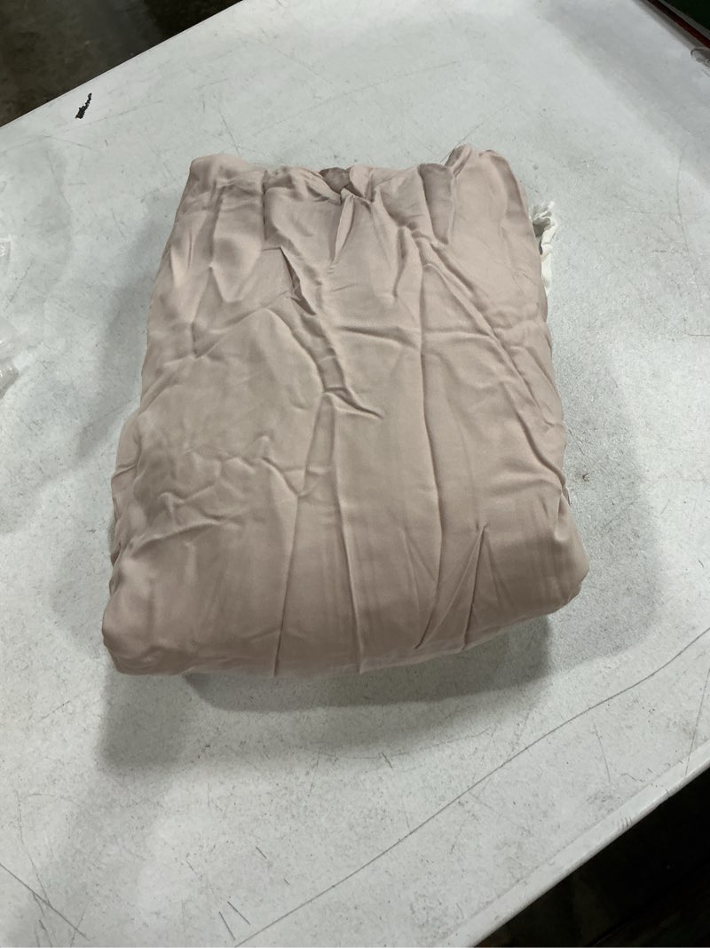 Condition photo showing Good Condition for bamboo duvet cover set, full/queen, soft blush