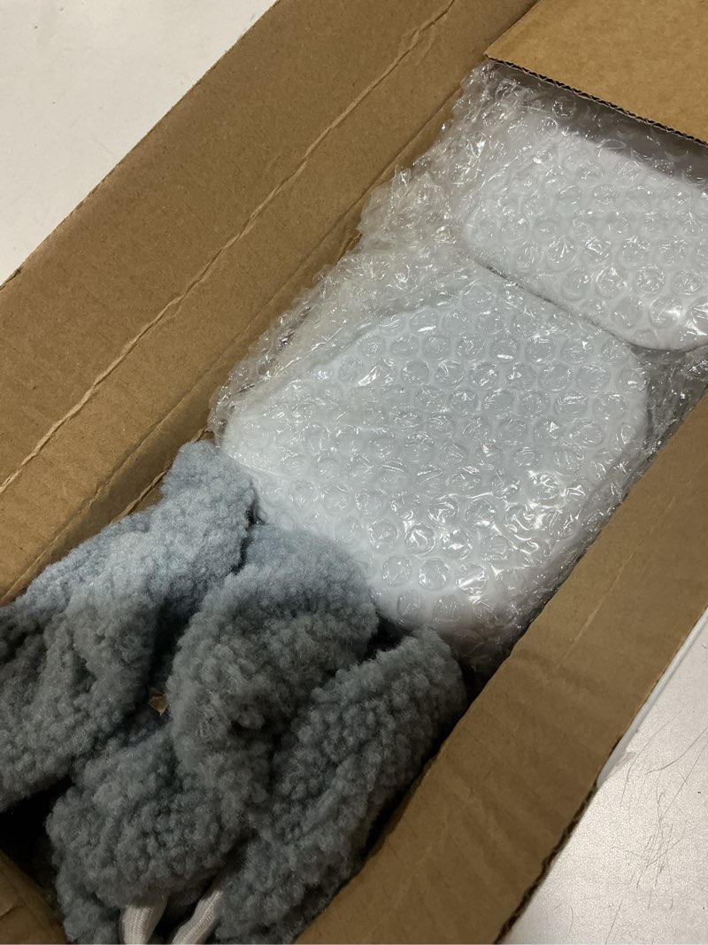 Condition photo showing Good Condition for new upgrade furniture sliders, multi-surface 3-in-1 furniture movers sliders, heavy moving pads with 8pcs 4.3" carpet sliders+4pcs hard floor socks+1 lifter, protect floor and easily move furniture 4.3in 8+4+1pack