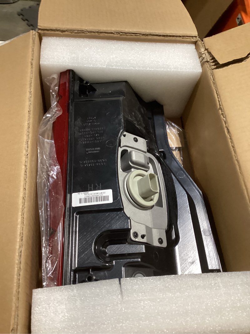 Condition photo showing Good Condition for Dasbecan Right Passenger Side LED Tail Light Assembly Compatible with 2020-2022 Ford F250 F350 F450 Blind Spot Can be Installed Taillight