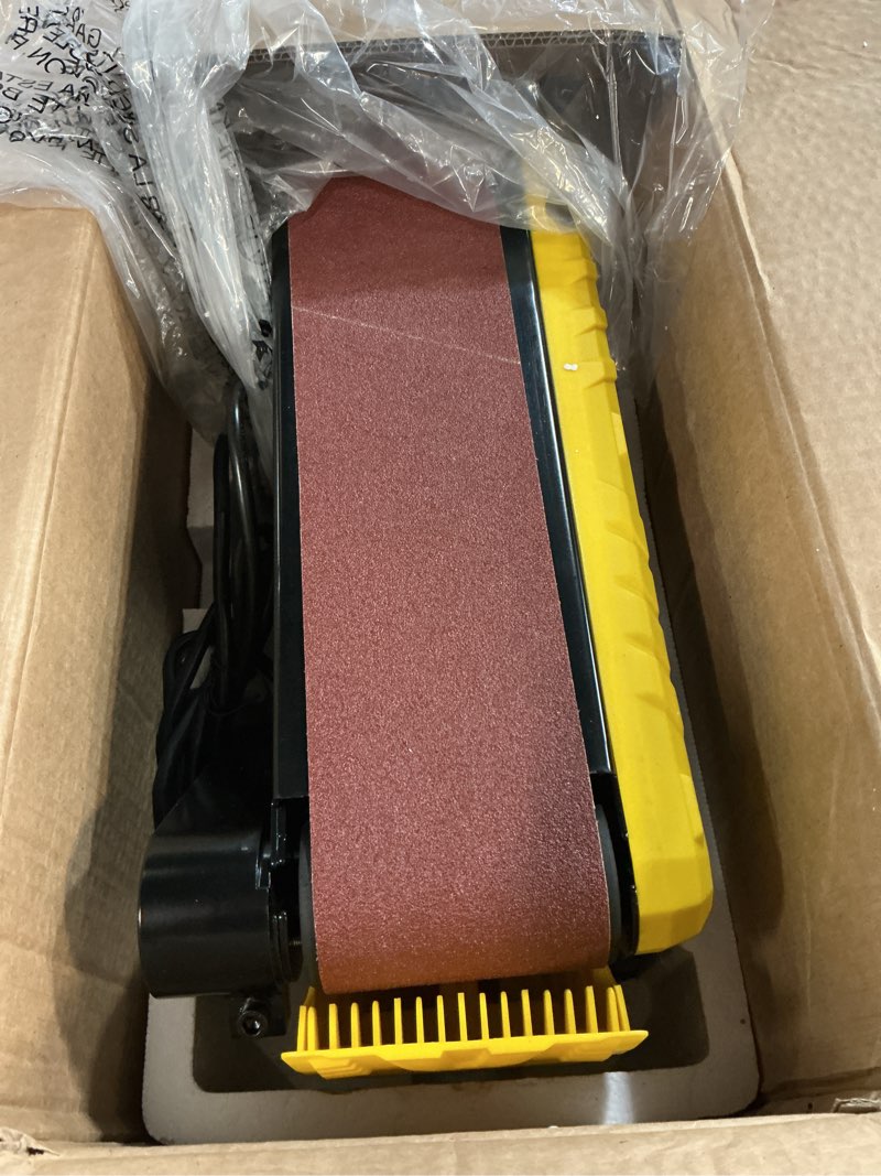 Condition photo showing Good Condition for 4.5-Amp Belt & Disc Sander Combo, 4x36 in. Belt & 6 in. Disc Sander with 3/4HP Motor, Upgraded Model Belt: 4"x36", Disc: 6", 4.5A