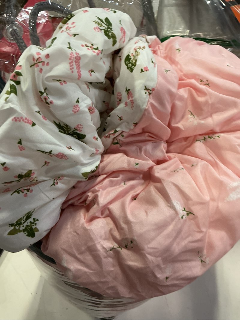 Condition photo showing Good Condition for faincy floral queen size comforter set, pink white flower leaf pattern printed preppy reversible alternative bed sets - 90 x 90 3pc soft microfiber duvet vintage bedding in a bag for women girls queen pink white floral comforter set