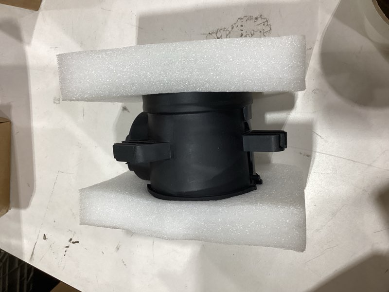 Condition photo showing Good Condition for x autohaux car mass air flow sensor meter replacement 15926193 for buick terraza 2005-2007 for buick rendezvous 2006-2007