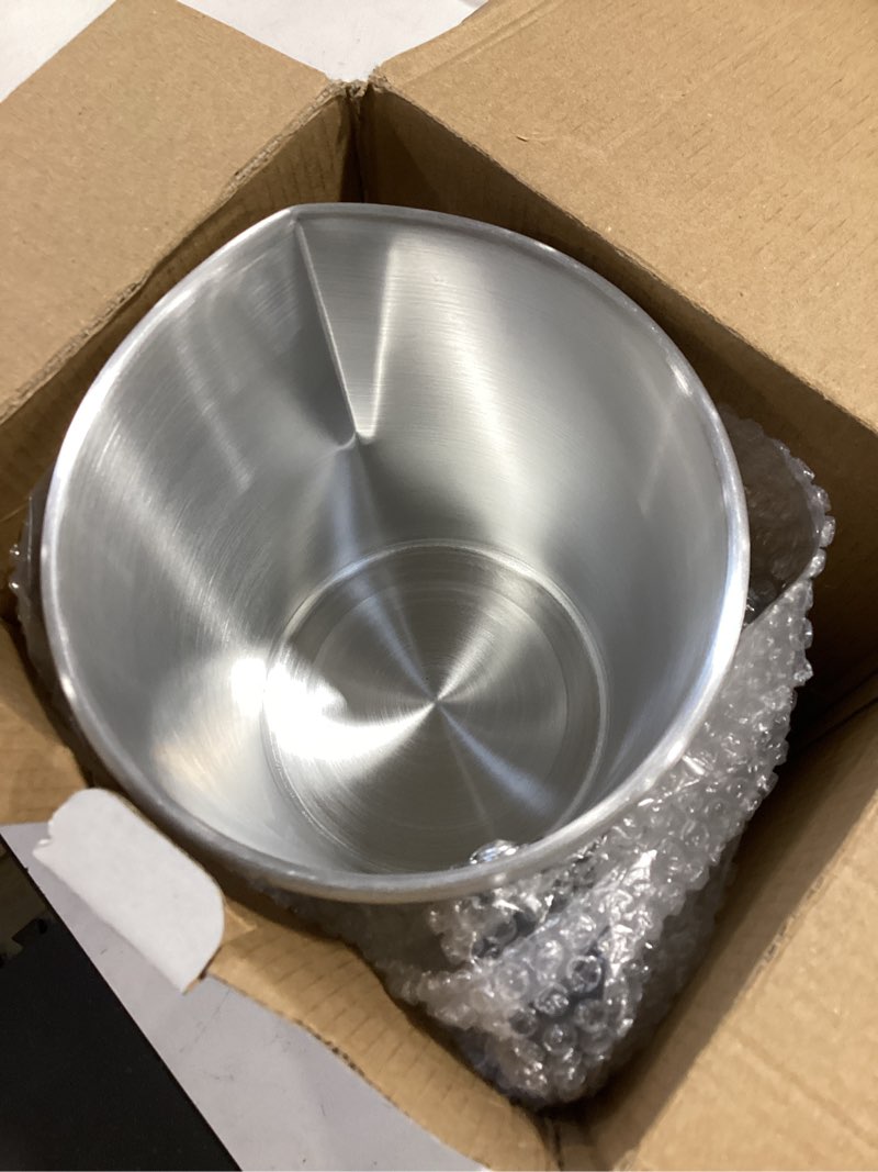 Condition photo showing Good Condition for yarlung 4 pounds candle making pouring pot, aluminum construction candle making pitcher dripless pouring spout wax melting pot with heat-resisting handle 8.3 x 5.5 inches