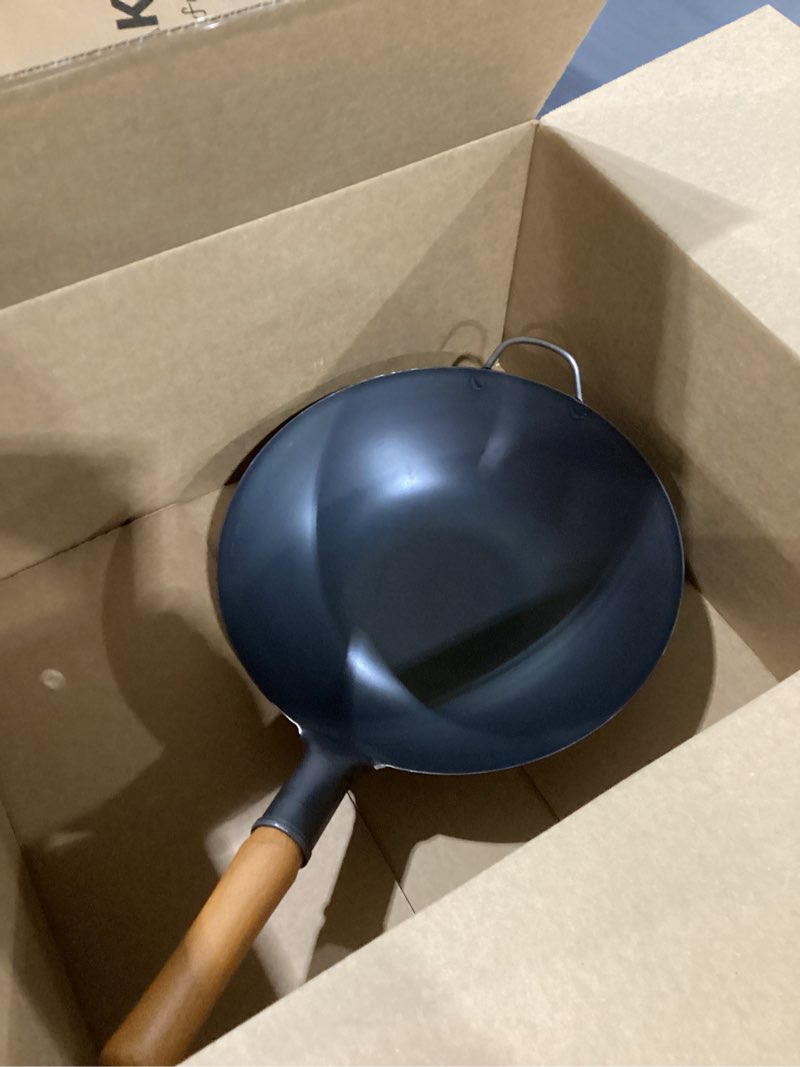 Condition photo showing New/Like New for YOSUKATA 13.5" Carbon Steel Wok Pan – Pre-Seasoned Flat Bottom Pow Wok for Stir Fry, BBQ, Grill & Camping – Traditional Japanese Chinese Cookware – Compatible with Induction, Electric, Gas, Open Fire