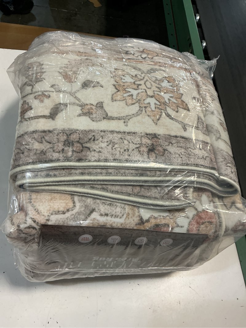 Condition photo showing New/Like New for amada homefurnishing 2x3 washable area rug, low-profile entryway rug with non-slip backing & durable edge binding, vintage rug pattern, small rugs for entryway, kitchen & living room beige 2' x 3' (runner)