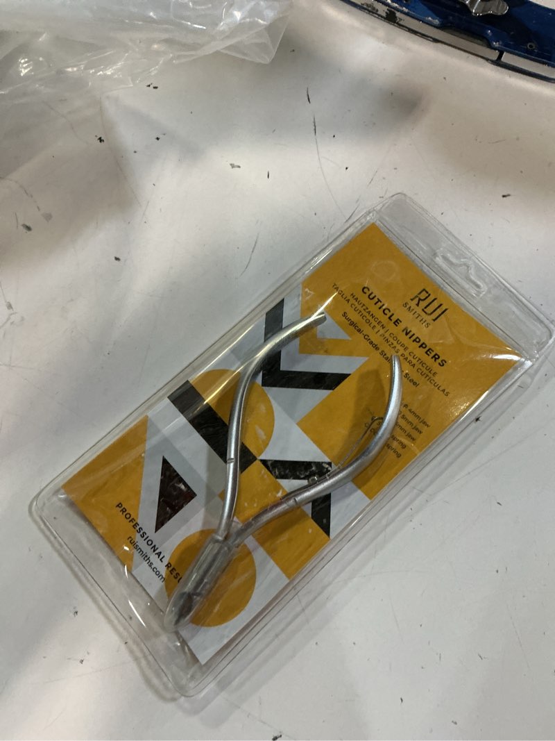 Condition photo showing New/Like New for rui smiths ultra-premium stainless steel cuticle nippers - professional stainless steel cuticle cutters - spanish handle, rounded box joint, matte chrome plated - 4mm jaw, single spring 4mm jaw, spanish handle silver