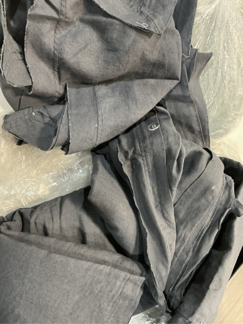 Condition photo showing As Is for quince european linen duvet cover set color nightfall size king