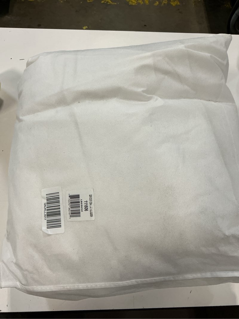 Condition photo showing Good Condition for lightweight premium down comforter, full/queen, down