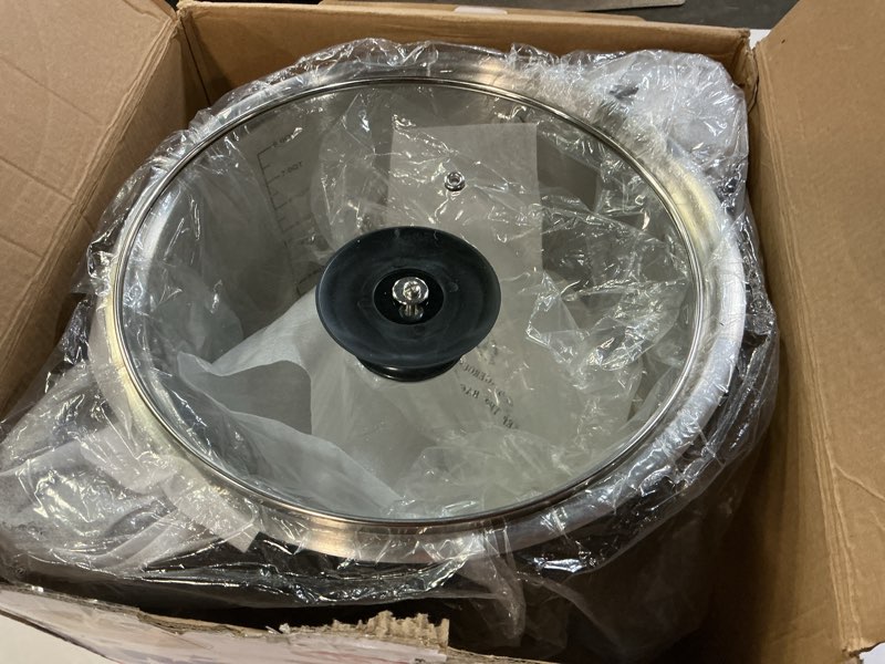 Condition photo showing Good Condition for vivicreate stainless steel stock pot with lid induction compatible soup pot heavy bottom cooking pot with built in scale olla de acero inoxidable para inducción 22 quarts