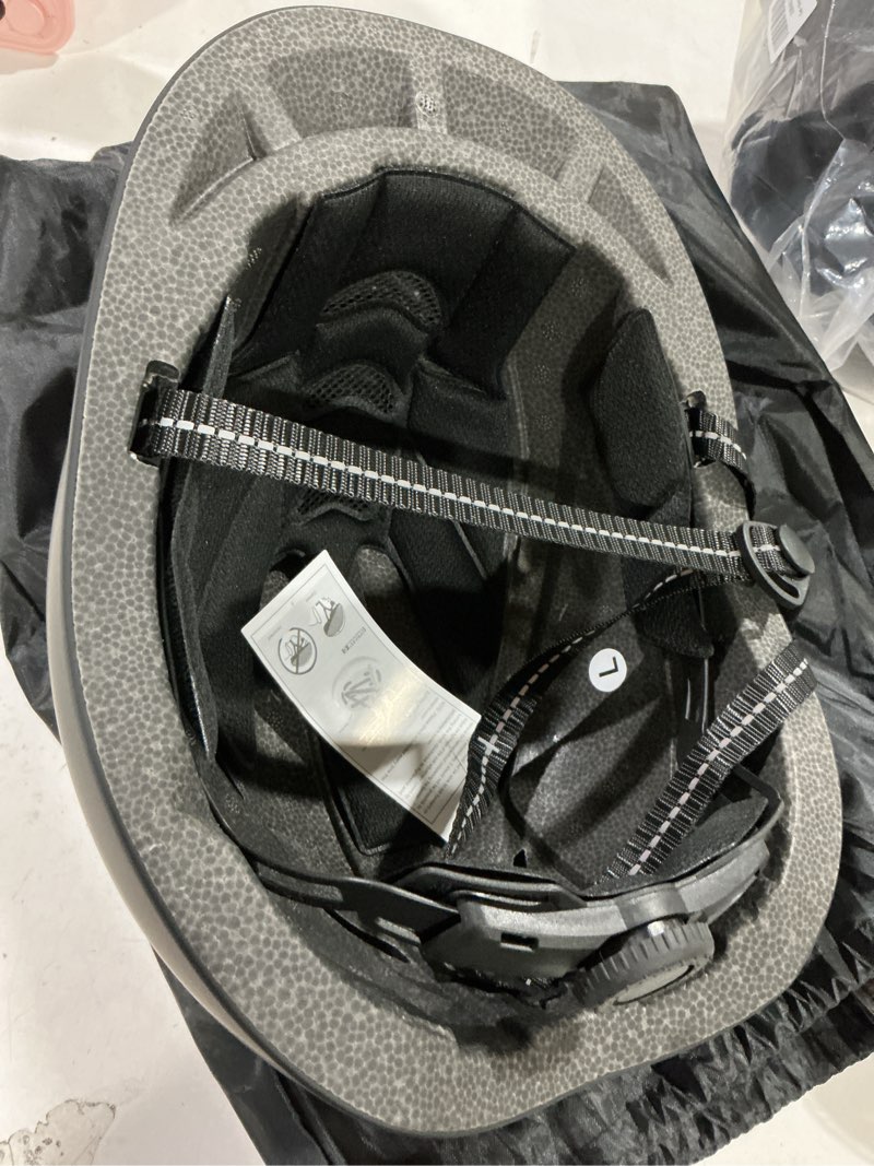 Condition photo showing Good Condition for horse riding adult helmet